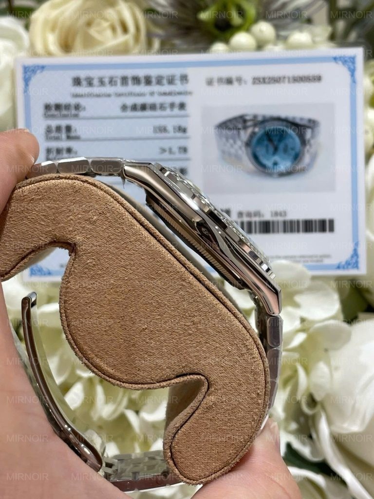Dong-Ho-Rolex-Che-Tac-Land-Dweller-127286TBR-Boc-Vang-Trang-18K-Kim-Cuong-Moissanite-40mm-2-768x1024.jpg