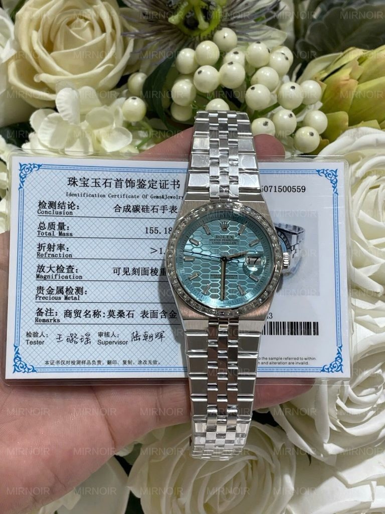 Dong-Ho-Rolex-Che-Tac-Land-Dweller-127286TBR-Boc-Vang-Trang-18K-Kim-Cuong-Moissanite-40mm-4-768x1024.jpg
