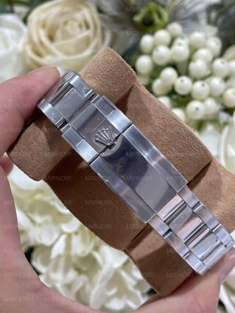 Dong-Ho-Rolex-Che-Tac-Daytona-126599TSA-Boc-Vang-Trang-18K-Da-Sapphire-Xanh-Nhan-Tao-40mm-5-768x1024.jpg