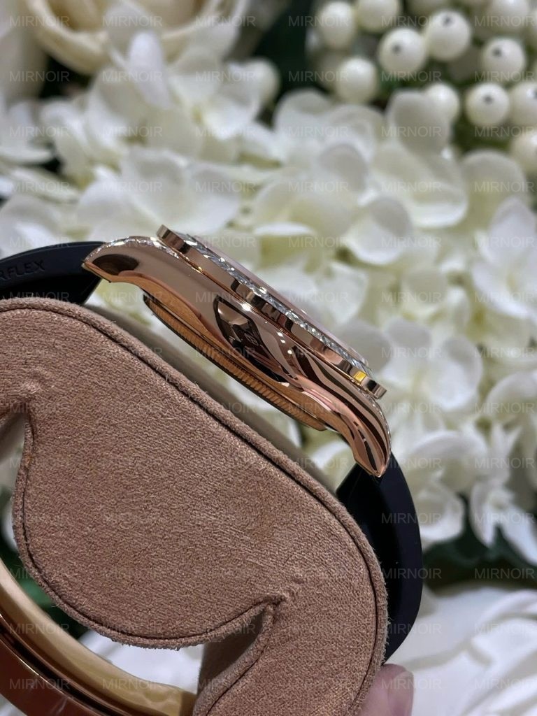 Dong-Ho-Rolex-Che-Tac-Daytona-116588TBR-Giraffeb-Chestnut-Boc-Vang-Hong-18K-Dinh-Moissanite-40mm-5-768x1024.jpg