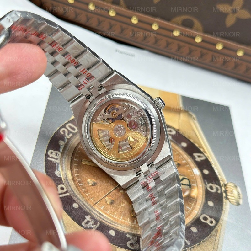 Dong-Ho-Rolex-Land-Dweller-127236-Replica-11-Mat-Xanh-Bang-Hoa-Tiet-To-Ong-36mm-1.jpg
