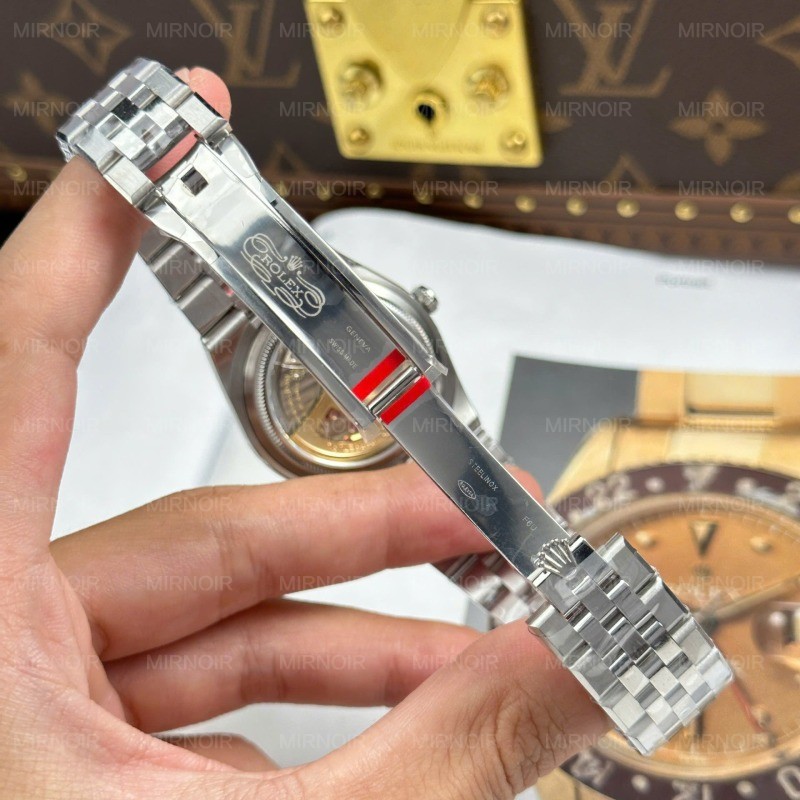 Dong-Ho-Rolex-Land-Dweller-127236-Replica-11-Mat-Xanh-Bang-Hoa-Tiet-To-Ong-36mm-12.jpg