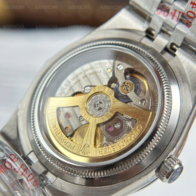 Dong-Ho-Rolex-Land-Dweller-127236-Replica-11-Mat-Xanh-Bang-Hoa-Tiet-To-Ong-36mm-14-1024x1024.jpg