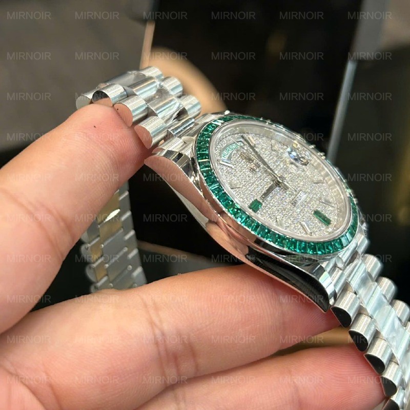 Dong-Ho-Rolex-Day-Date-Che-Tac-Kim-Cuong-Moissanite-Trong-Luong-200-Gram-40mm-2-1024x1024.jpg