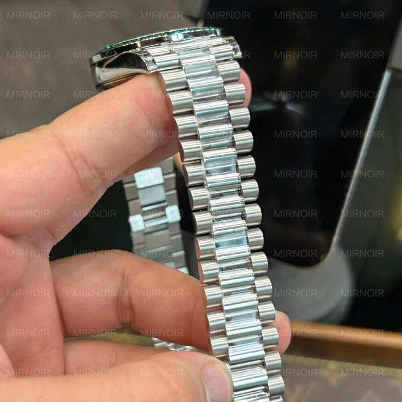 Dong-Ho-Rolex-Day-Date-Che-Tac-Kim-Cuong-Moissanite-Trong-Luong-200-Gram-40mm-4-1024x1024.jpg