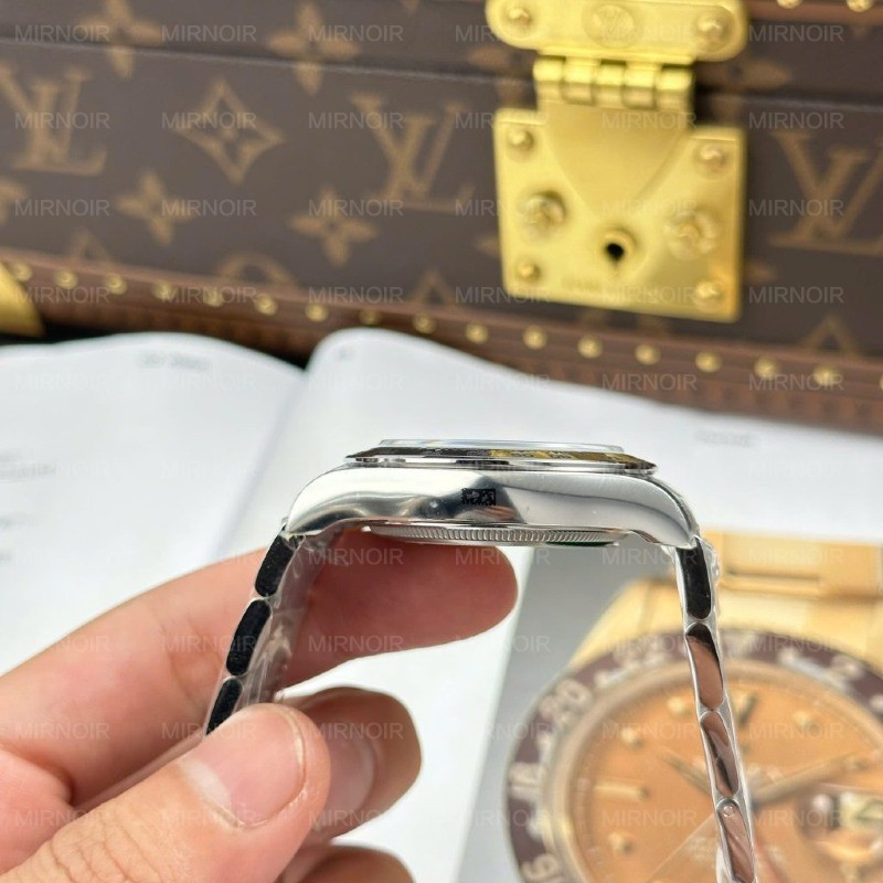 Dong-Ho-Rolex-Replica-11-Cosmograph-Daytona-126509-Mat-Xanh-Duong-Nha-May-THB-40mm-12-1024x1024.jpg
