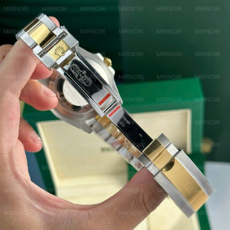 Dong-Ho-Rolex-Sea-Dweller-126603-Replica-11-Mau-Demi-Vang-Mat-Den-Xuong-VS-43mm-2-1024x1024.jpg