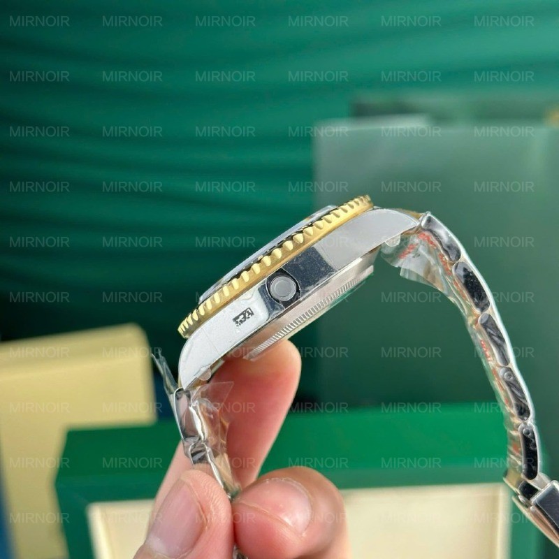 Dong-Ho-Rolex-Sea-Dweller-126603-Replica-11-Mau-Demi-Vang-Mat-Den-Xuong-VS-43mm-5-1024x1024.jpg