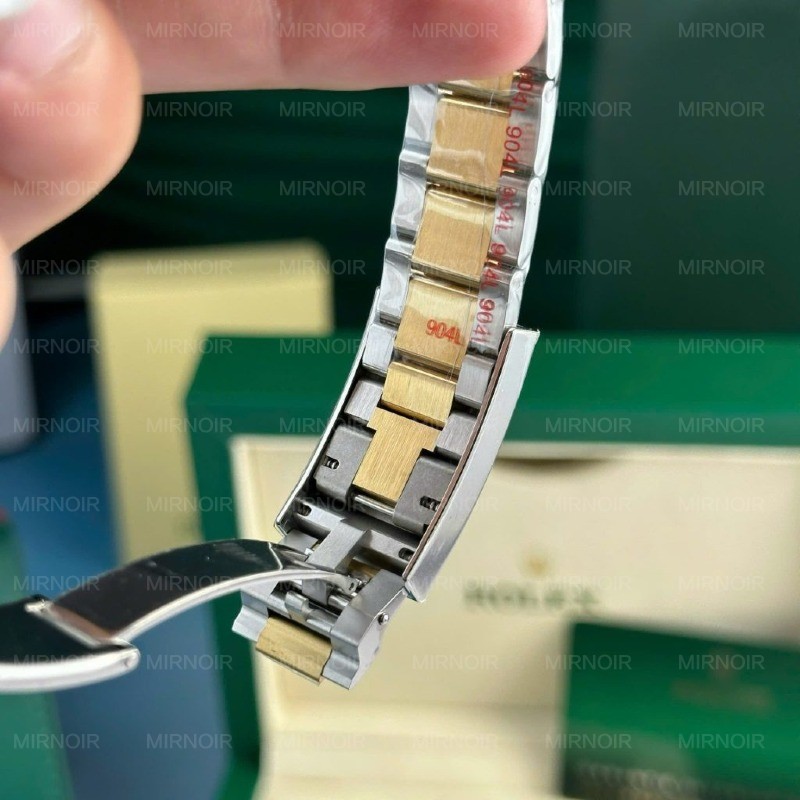 Dong-Ho-Rolex-Sea-Dweller-126603-Replica-11-Mau-Demi-Vang-Mat-Den-Xuong-VS-43mm-11-1024x1024.jpg