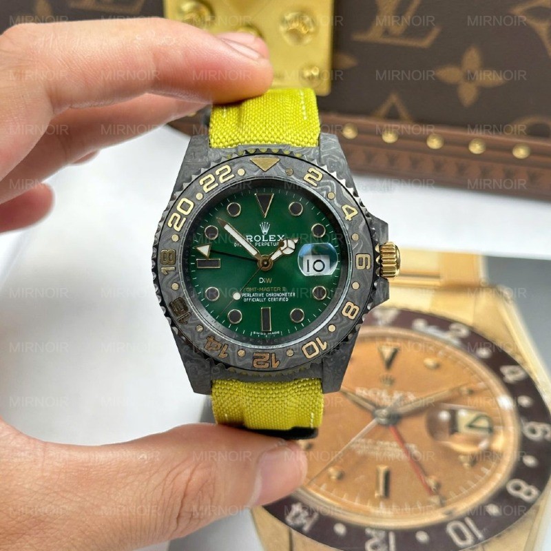 Dong-Ho-Rolex-GMT-Master-II-Diw-Replica-11-Vo-Carbon-Mat-Xanh-La-Cay-40mm-8-1024x1024.jpg