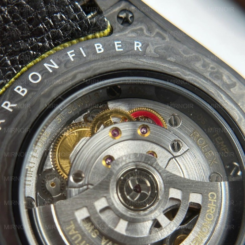 Dong-Ho-Rolex-GMT-Master-II-Diw-Replica-11-Vo-Carbon-Mat-Xanh-La-Cay-40mm-10-1024x1024.jpg