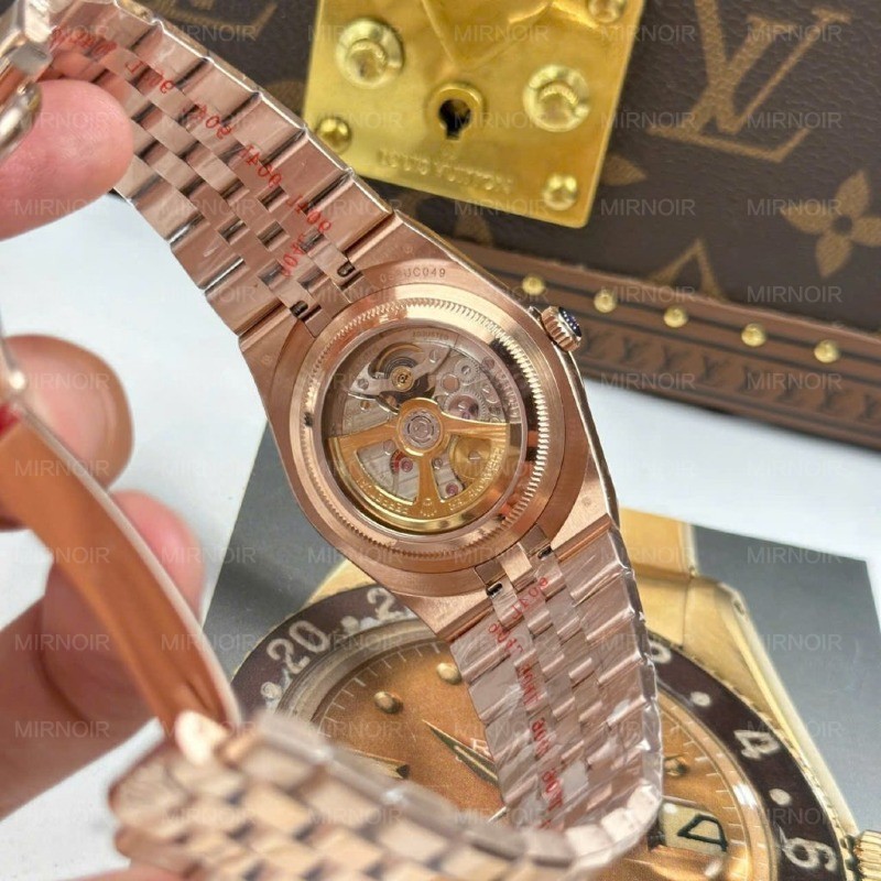 Dong-Ho-Rolex-Land-Dweller-127335-Rep-11-Ma-Vang-Hong-Mat-Trang-Hoa-Tiet-To-Ong-12-1024x1024.jpg