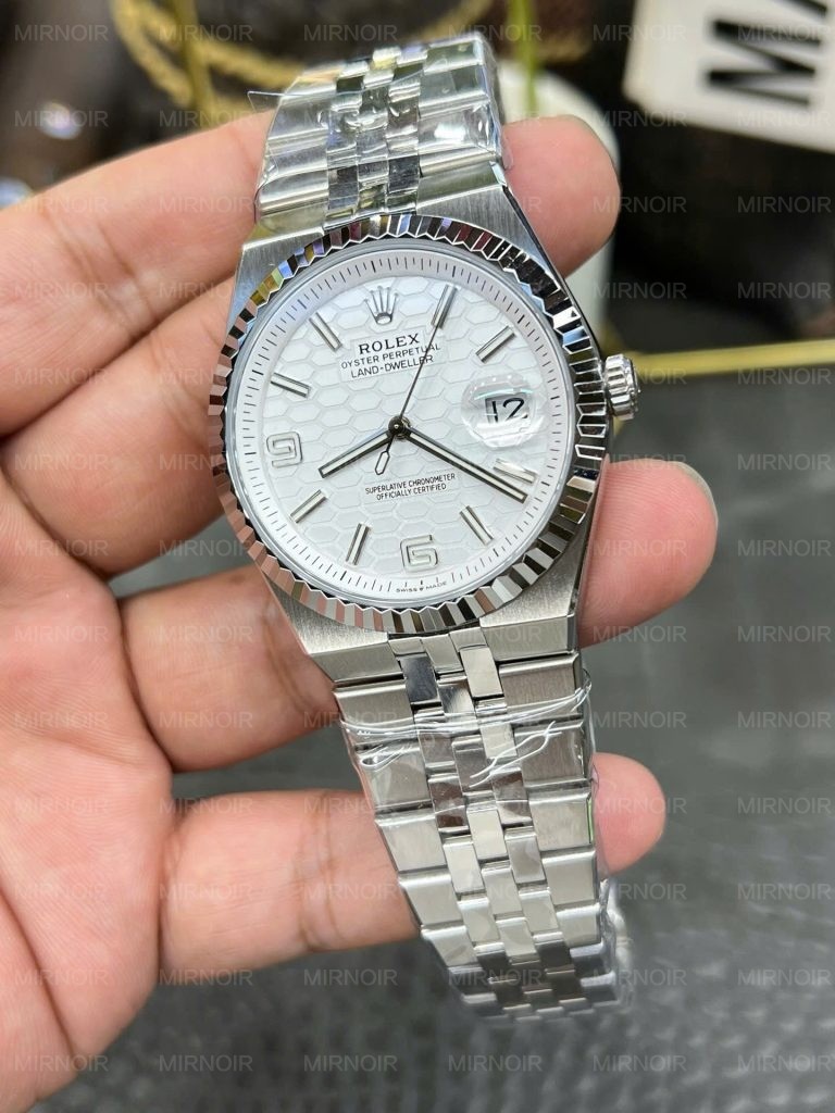 Dong-Ho-Rolex-Land-Dweller-127334-Replica-11-Mat-Trang-Hoa-Tiet-To-Ong-40mm-6-768x1024.jpg