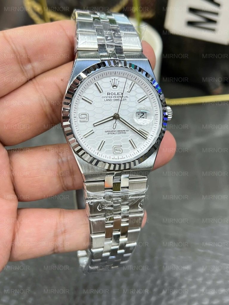 Dong-Ho-Rolex-Land-Dweller-127334-Replica-11-Mat-Trang-Hoa-Tiet-To-Ong-40mm-7-768x1024.jpg