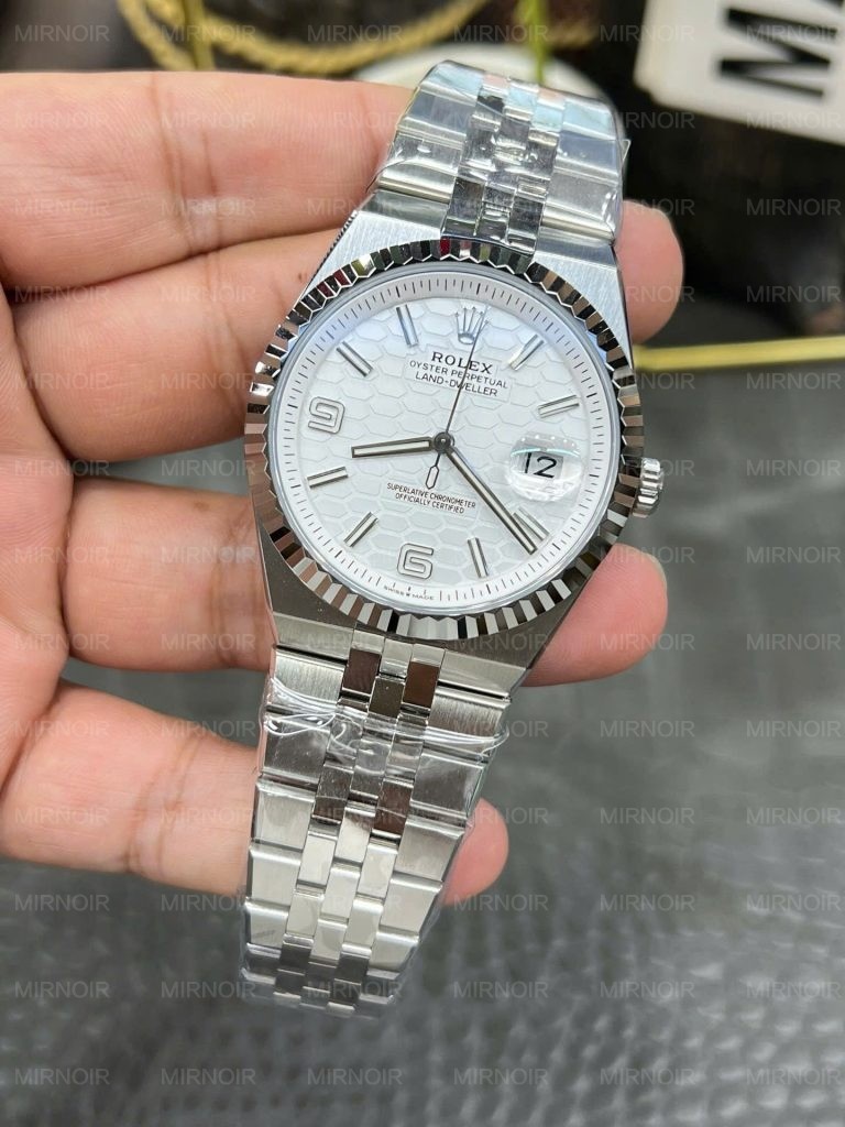Dong-Ho-Rolex-Land-Dweller-127334-Replica-11-Mat-Trang-Hoa-Tiet-To-Ong-40mm-8-768x1024.jpg