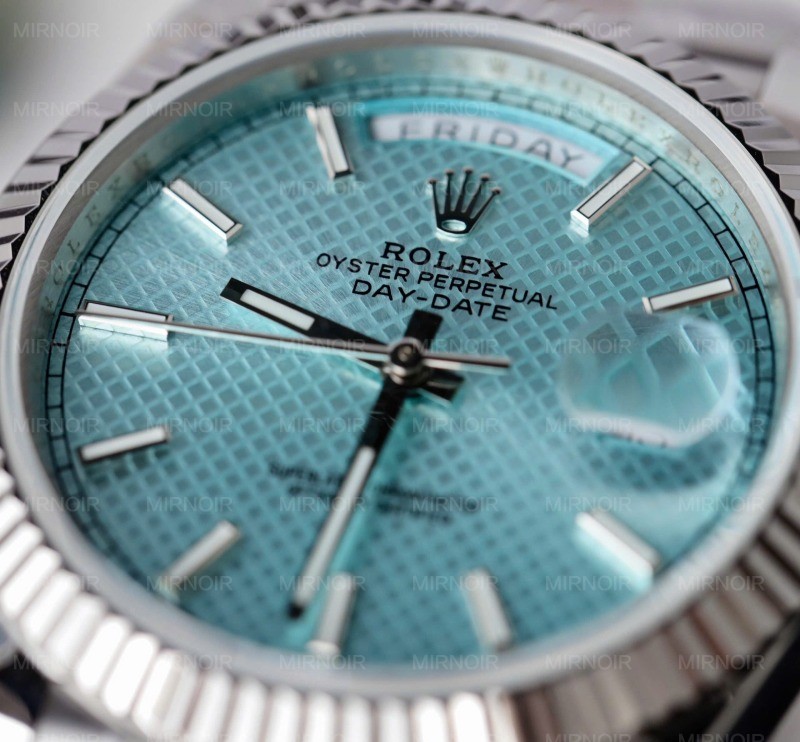 Dong-Ho-Rolex-Day-Date-Replica-11-Mat-Xanh-Bang-Hoa-Tiet-Cheo-Xuong-GM-40mm-6.jpg
