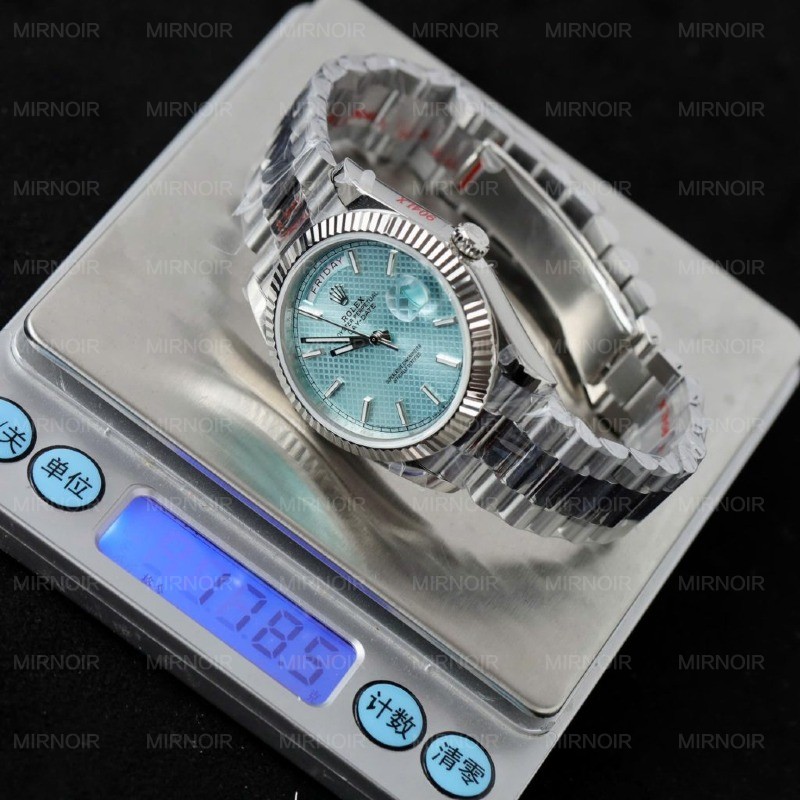 Dong-Ho-Rolex-Day-Date-Replica-11-Mat-Xanh-Bang-Hoa-Tiet-Cheo-Xuong-GM-40mm-9-1024x1024.jpg