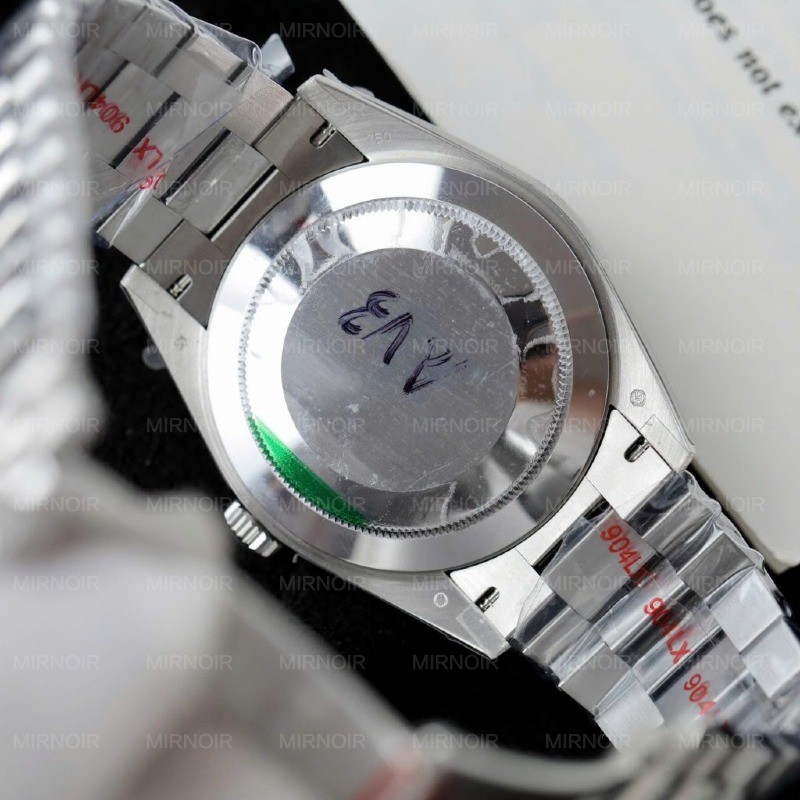 Dong-Ho-Rolex-Day-Date-Replica-11-Mat-Xanh-Bang-Hoa-Tiet-Cheo-Xuong-GM-40mm-10-1024x1024.jpg