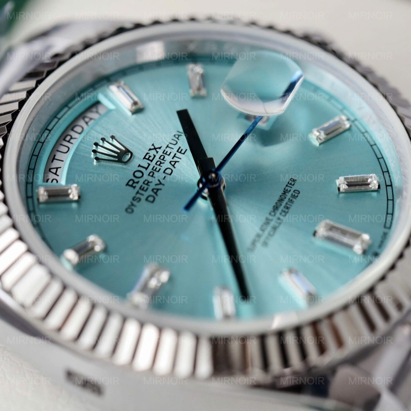 Dong-Ho-Rolex-Replica-11-Day-Date-Mat-Xanh-Bang-Trong-Luong-186-Grams-Xuong-QF-40mm-6.jpg