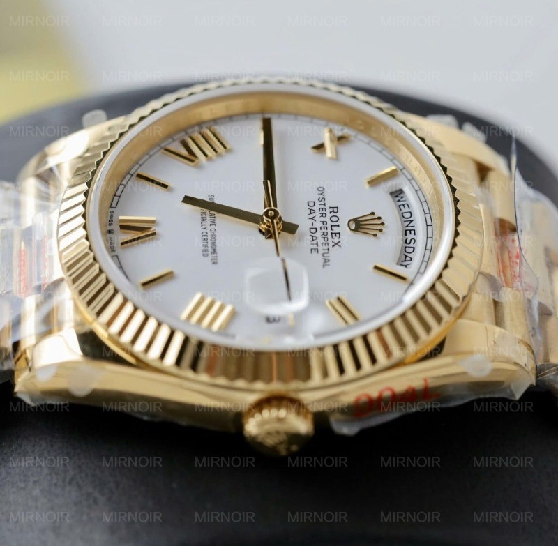 Dong-Ho-Rolex-Day-Date-Rep-11-Mat-Trang-Coc-So-La-Ma-Xuong-GM-40mm-5-1024x1001.jpg