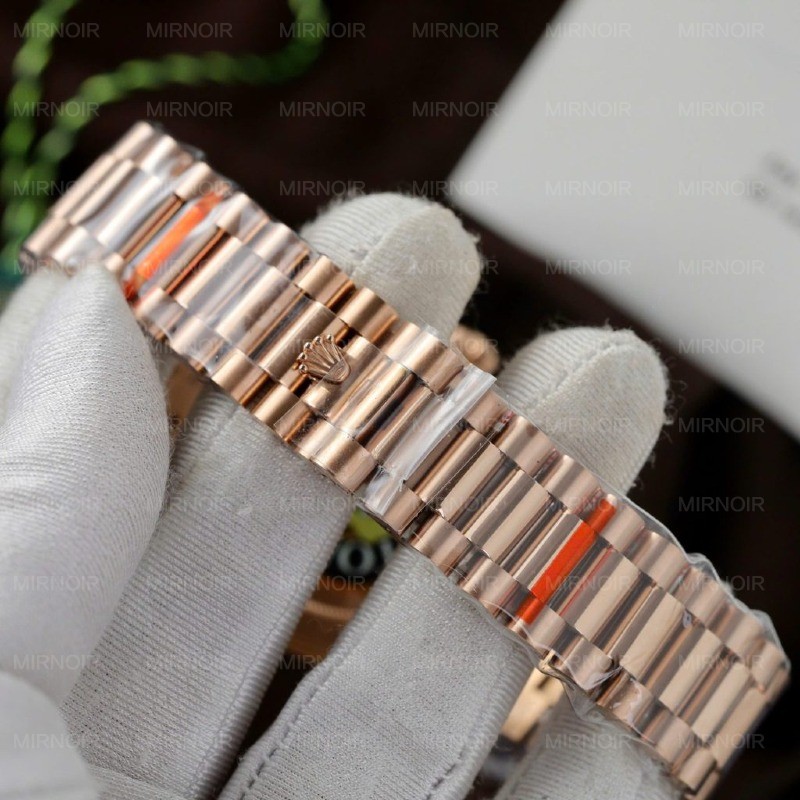 Dong-Ho-Rolex-Day-Date-Mat-Hong-Sundust-Replica-11-Ma-Vang-Hong-Trong-Luong-186-Grams-QF-40mm-8-1024x1024.jpg