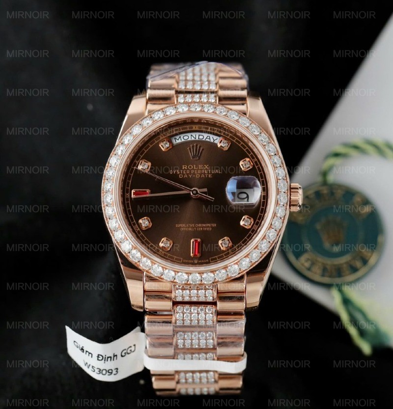 Dong-Ho-Rolex-Day-Date-Mat-So-Chocolate-Che-Tac-Boc-Vang-That-Dinh-Kim-Cuong-Moissanite-36mm-3-984x1024.jpg