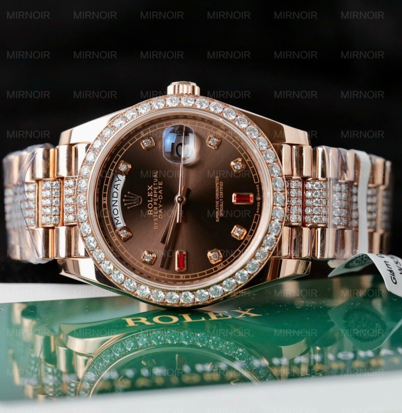 Dong-Ho-Rolex-Day-Date-Mat-So-Chocolate-Che-Tac-Boc-Vang-That-Dinh-Kim-Cuong-Moissanite-36mm-4.jpg