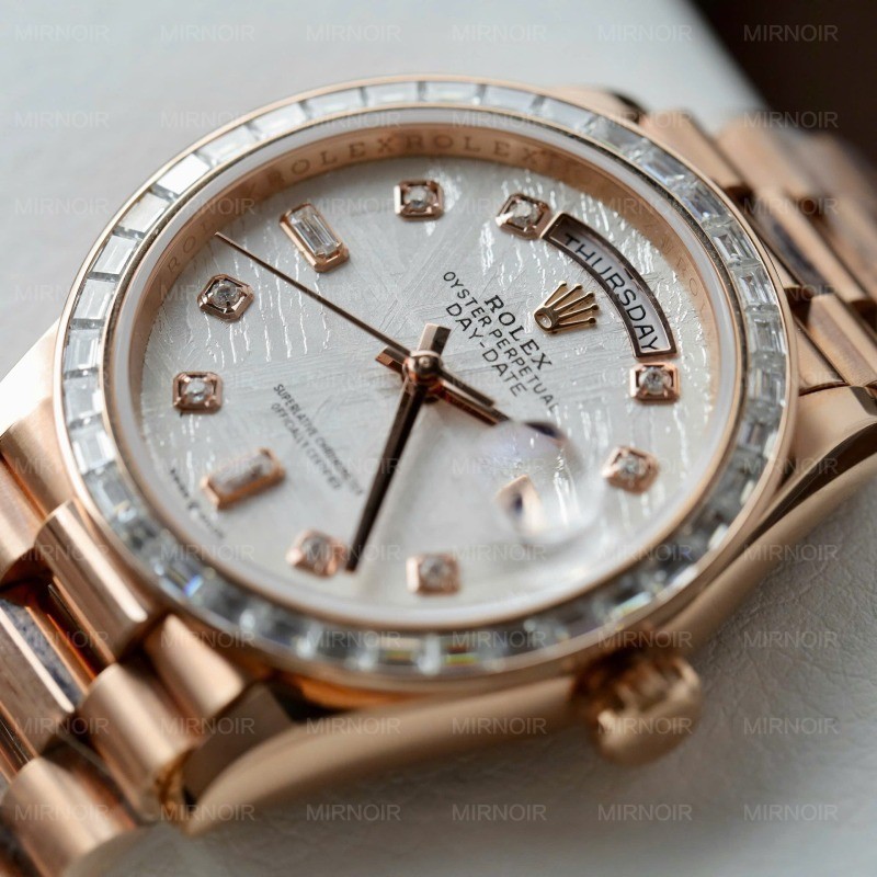Dong-Ho-Rolex-Day-Date-Mat-Thien-Thach-Tuy-Chinh-Boc-Vang-That-Coc-So-Kim-Cuong-Moissanite-Baguette-36mm-5.jpg