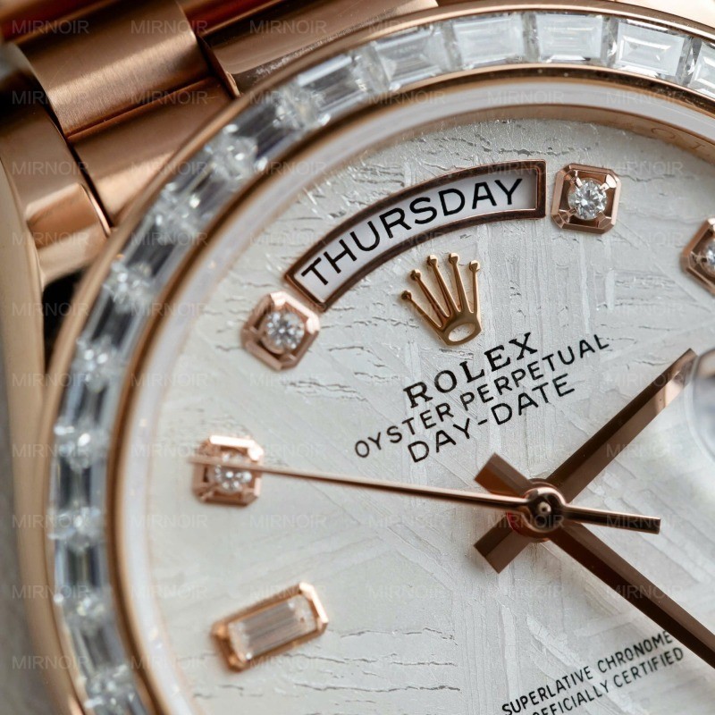 Dong-Ho-Rolex-Day-Date-Mat-Thien-Thach-Tuy-Chinh-Boc-Vang-That-Coc-So-Kim-Cuong-Moissanite-Baguette-36mm-6.jpg