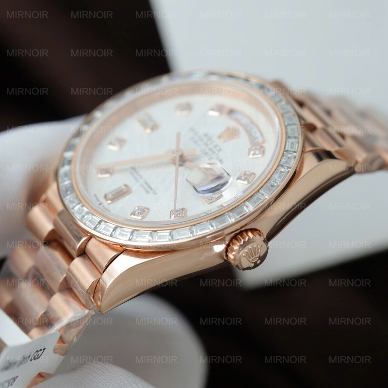 Dong-Ho-Rolex-Day-Date-Mat-Thien-Thach-Tuy-Chinh-Boc-Vang-That-Coc-So-Kim-Cuong-Moissanite-Baguette-36mm-7.jpg