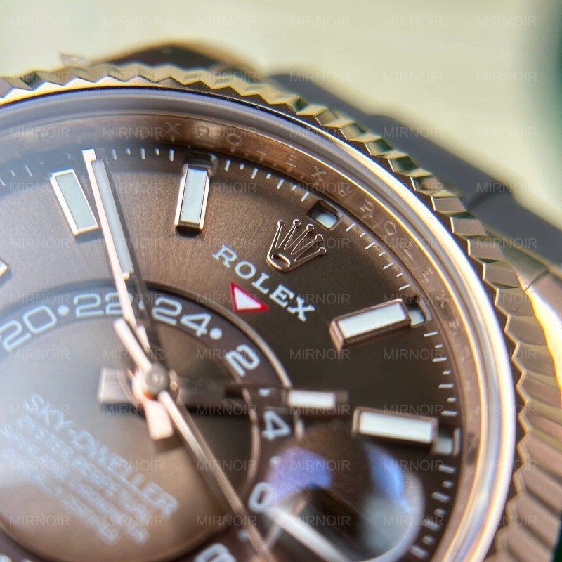 Dong-Ho-Rolex-Sky-Dweller-Mat-Nau-Che-Tac-Ma-Vang-Hong-Nang-192-Grams-Xuong-ZF-42mm-8.jpg