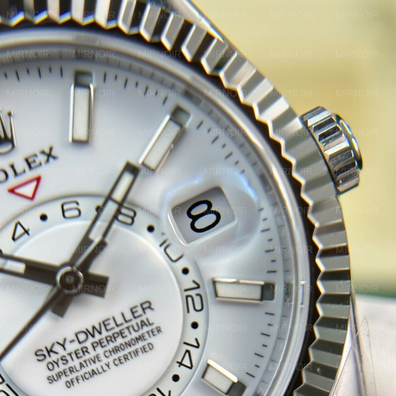 Dong-Ho-Rolex-Sky-Dweller-Mat-Trang-Replica-11-Tuy-Chinh-Trong-Luong-192-Grams-Xuong-ZF-42mm-6.jpg