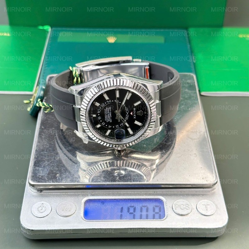 Dong-Ho-Rolex-Sky-Dweller-Replica-11-Mat-Den-Trong-Luong-192-Grams-Xuong-ZF-42mm-1-1024x1024.jpg