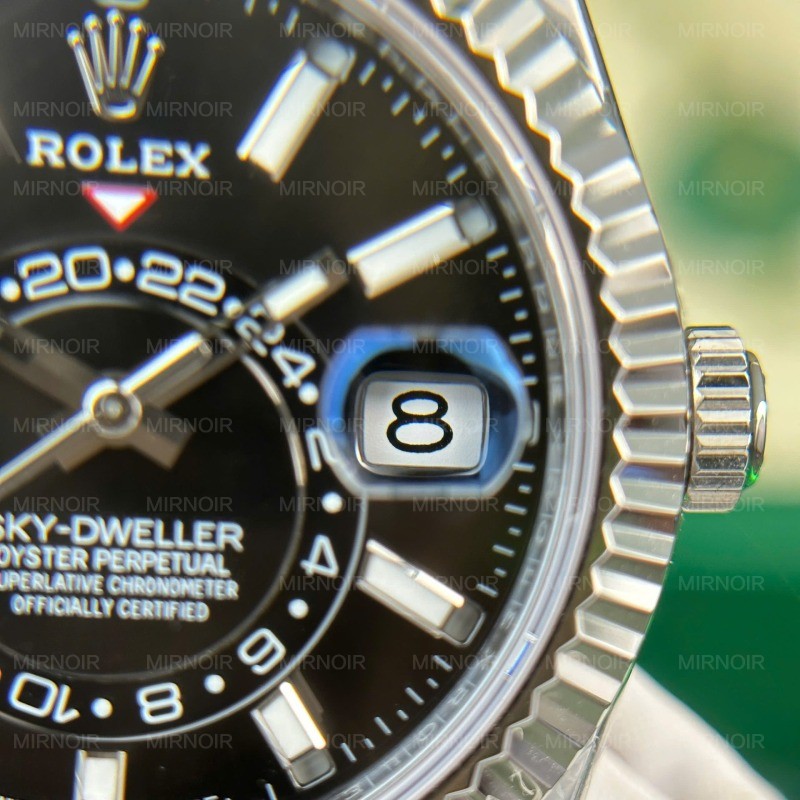 Dong-Ho-Rolex-Sky-Dweller-Replica-11-Mat-Den-Trong-Luong-192-Grams-Xuong-ZF-42mm-6.jpg