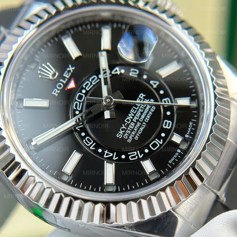 Dong-Ho-Rolex-Sky-Dweller-Replica-11-Mat-Den-Trong-Luong-192-Grams-Xuong-ZF-42mm-7.jpg