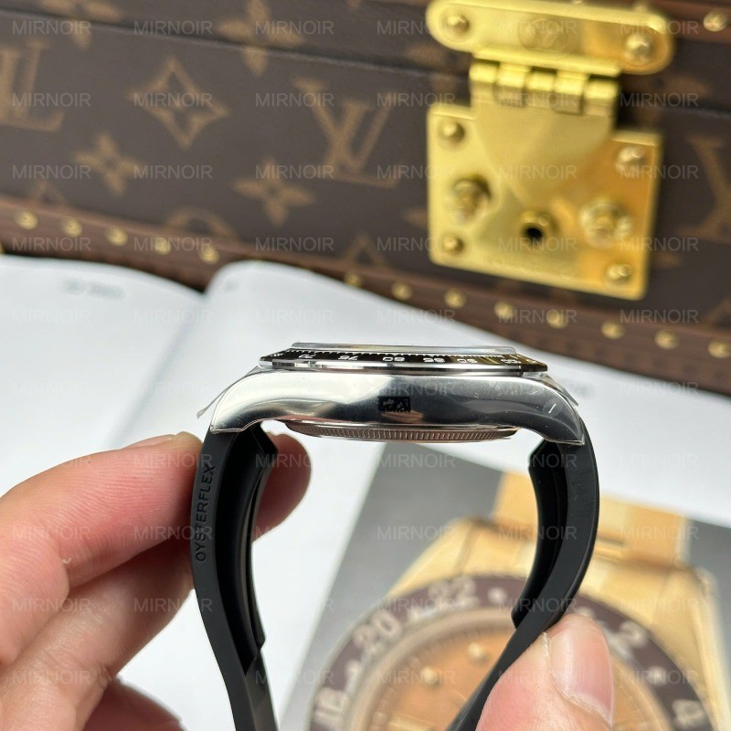 Dong-Ho-Rolex-Cosmograph-Daytona-126519LN-Replica-11-Day-Oysterflex-Xuong-Clean-40mm-9.jpg