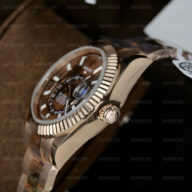 Dong-Ho-Rolex-Sky-Dweller-Che-Tac-Boc-Vang-That-Mat-So-Chocolate-42mm-6.jpg