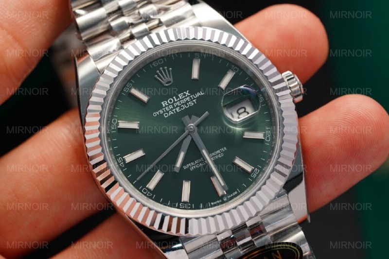 Dong-Ho-Rolex-Datejust-126334-Rep-11-Mat-Xanh-La-Clean-41mm-3-1024x682.jpg
