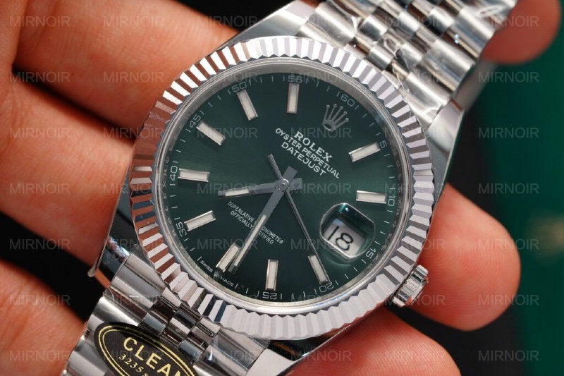 Dong-Ho-Rolex-Datejust-126334-Rep-11-Mat-Xanh-La-Clean-41mm-4-1024x682.jpg