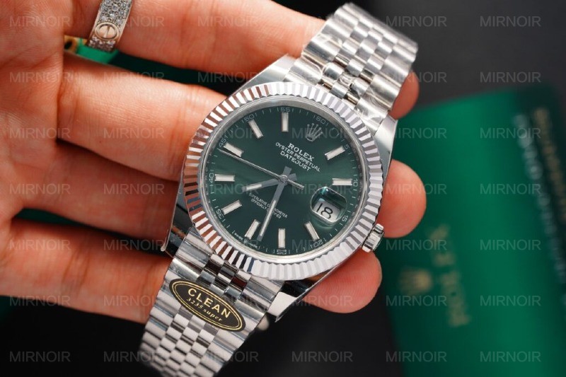 Dong-Ho-Rolex-Datejust-126334-Rep-11-Mat-Xanh-La-Clean-41mm-5-1024x682.jpg