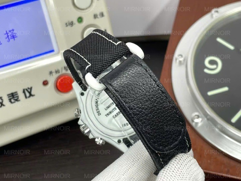 Dong-Ho-Rolex-Cosmograph-Daytona-DIW-Che-Tac-Carbon-Cao-Cap-Nhat-40mm.jpg