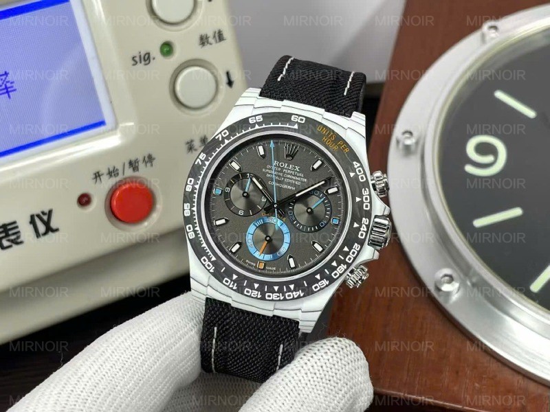 Dong-Ho-Rolex-Cosmograph-Daytona-DIW-Che-Tac-Carbon-Cao-Cap-Nhat-40mm-4.jpg