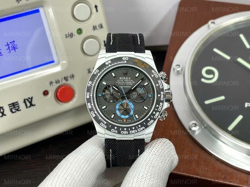 Dong-Ho-Rolex-Cosmograph-Daytona-DIW-Che-Tac-Carbon-Cao-Cap-Nhat-40mm-5.jpg