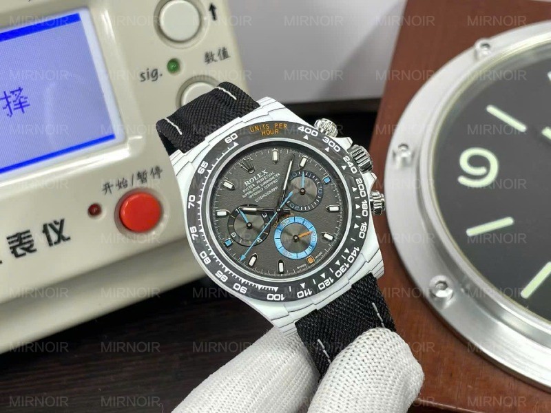 Dong-Ho-Rolex-Cosmograph-Daytona-DIW-Che-Tac-Carbon-Cao-Cap-Nhat-40mm-7.jpg
