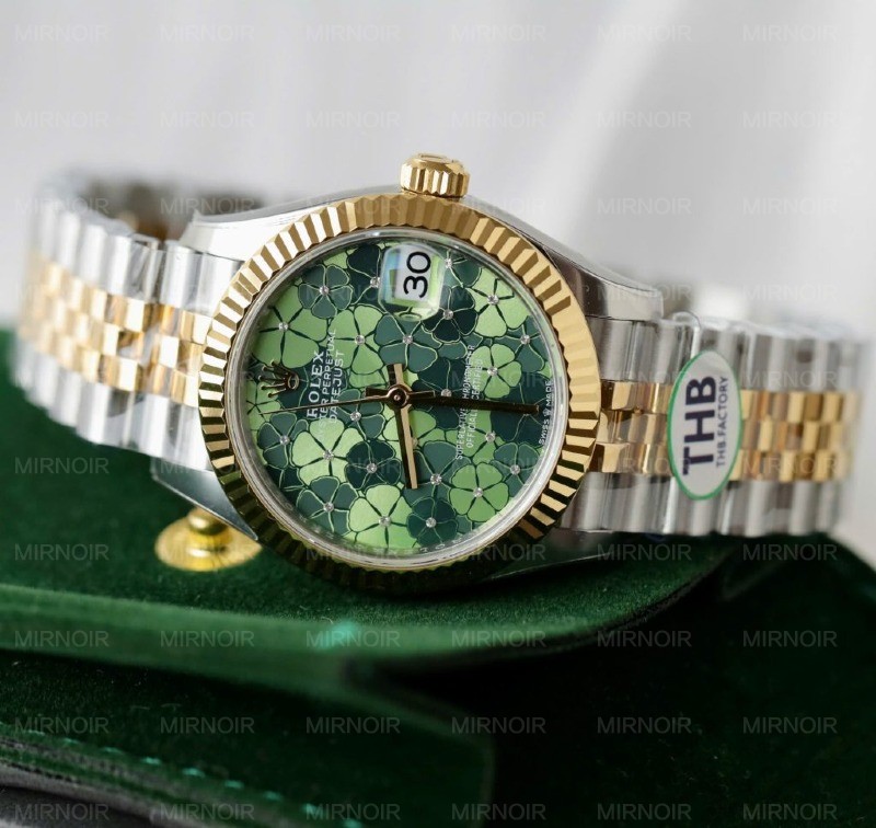 Dong-Ho-Rolex-DateJust-Replica-11-Nu-Mat-Hoa-Mau-Xanh-La-Cay-Xuong-THB-31mm-2-1024x967.jpg