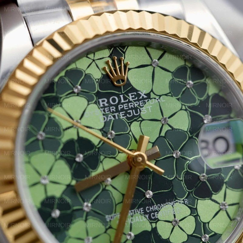 Dong-Ho-Rolex-DateJust-Replica-11-Nu-Mat-Hoa-Mau-Xanh-La-Cay-Xuong-THB-31mm-4-1024x1024.jpg