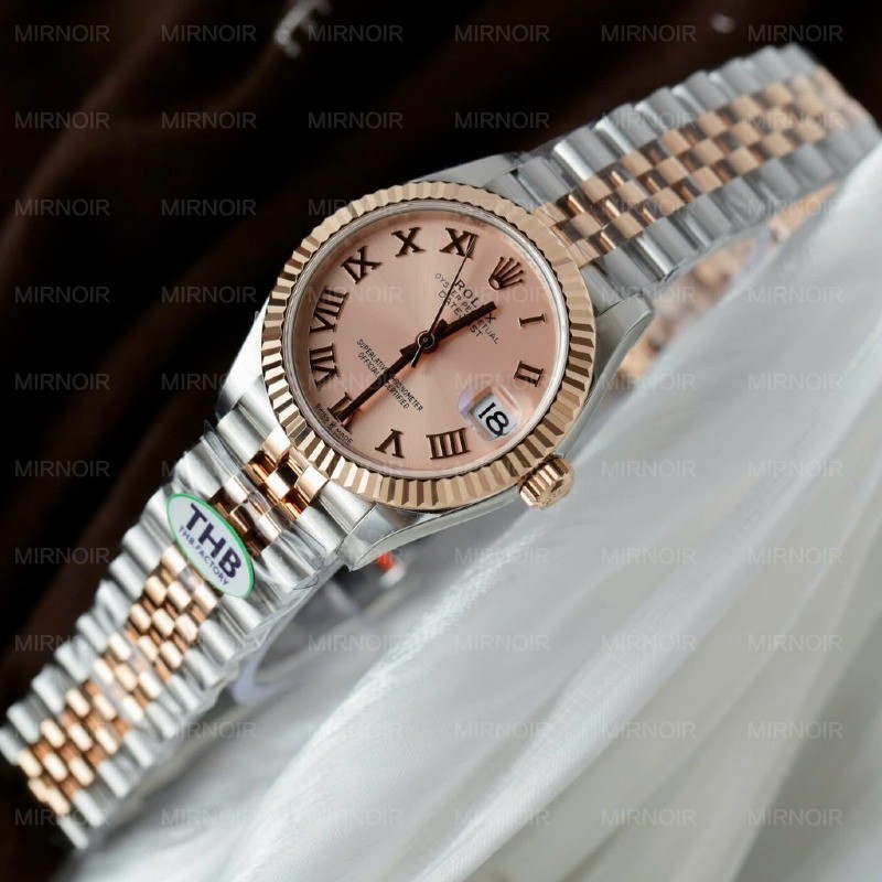 Dong-Ho-Rolex-Nu-DateJust-Replica-1-1-Mat-Hong-Coc-So-La-Ma-Nha-May-THB-31mm-2-1024x1024.jpg