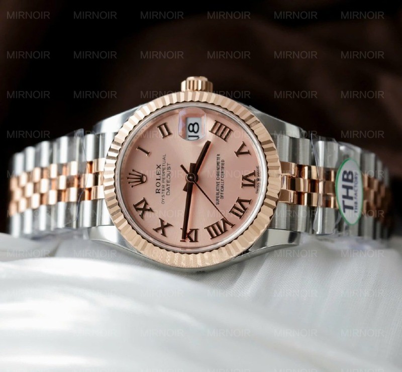 Dong-Ho-Rolex-Nu-DateJust-Replica-1-1-Mat-Hong-Coc-So-La-Ma-Nha-May-THB-31mm-3-1024x947.jpg