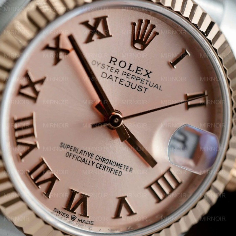 Dong-Ho-Rolex-Nu-DateJust-Replica-1-1-Mat-Hong-Coc-So-La-Ma-Nha-May-THB-31mm-4-1024x1024.jpg