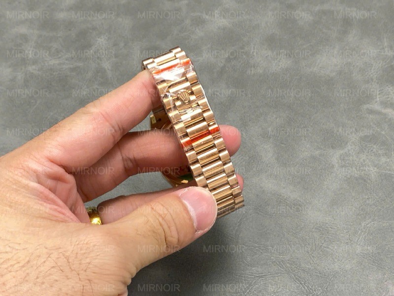 Dong-Ho-Rolex-Day-Date-128235-Che-Tac-Mat-So-Puzzle-Emoji-Jigsaw-Motif-36mm-1.jpg